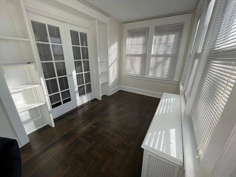 BONUS ROOM Perfect for a Home Office, Nursery or Dressing Room