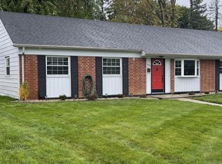 1098 Greenfield Dr, Troy, OH 45373
