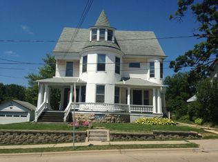 438 N West Ave, Freeport, IL 61032