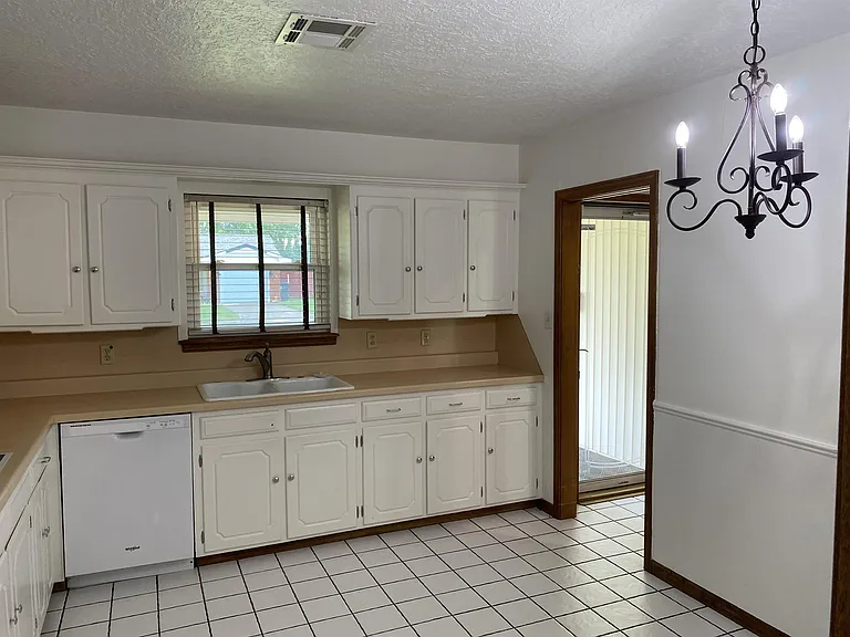 227 W Ridge Rd — Photo 5