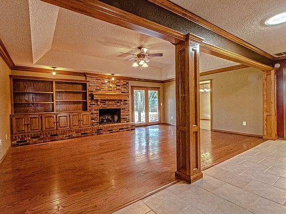 2nd image of 3213 Crown Feathers Dr