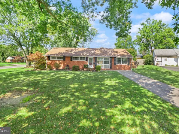 6404 Wayside Pl, Alexandria, VA 22310