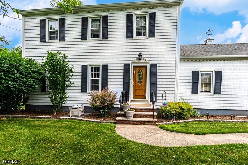 1st image of 24 Fernwood Ave
