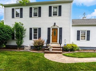 24 Fernwood Ave, Roseland, NJ 07068