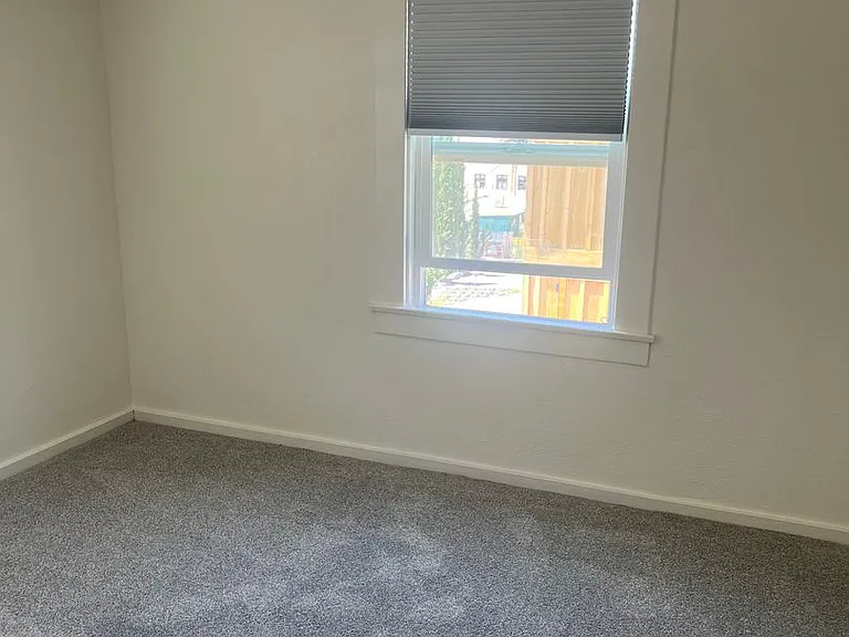 135 Summit St — Photo 6