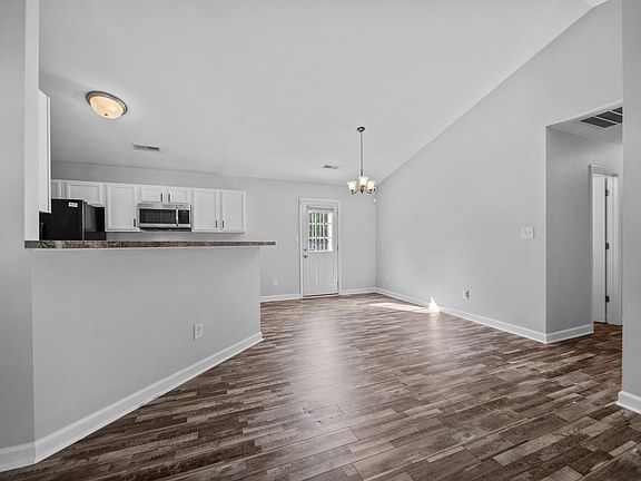 4th image of 312 Reid Ct N