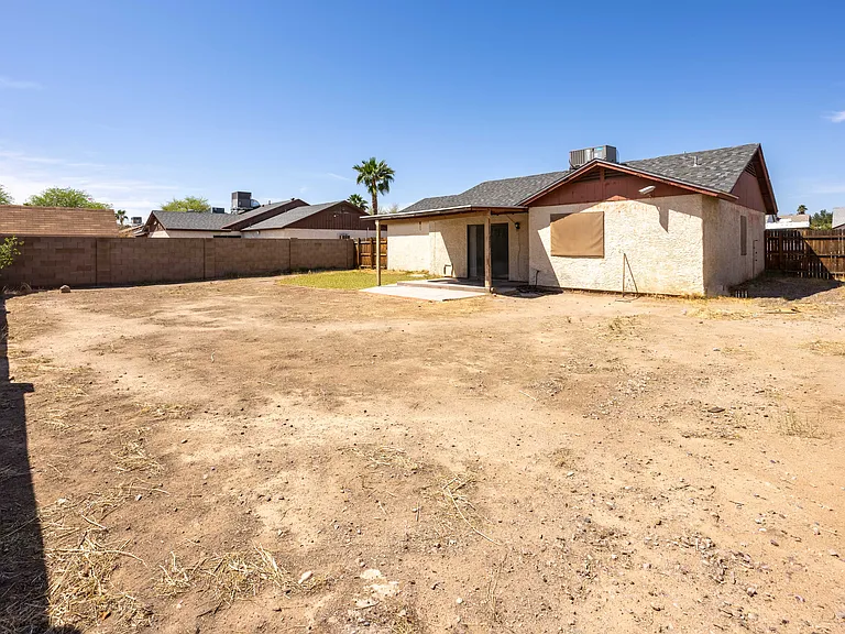 7351 W Oregon Ave — Photo 19