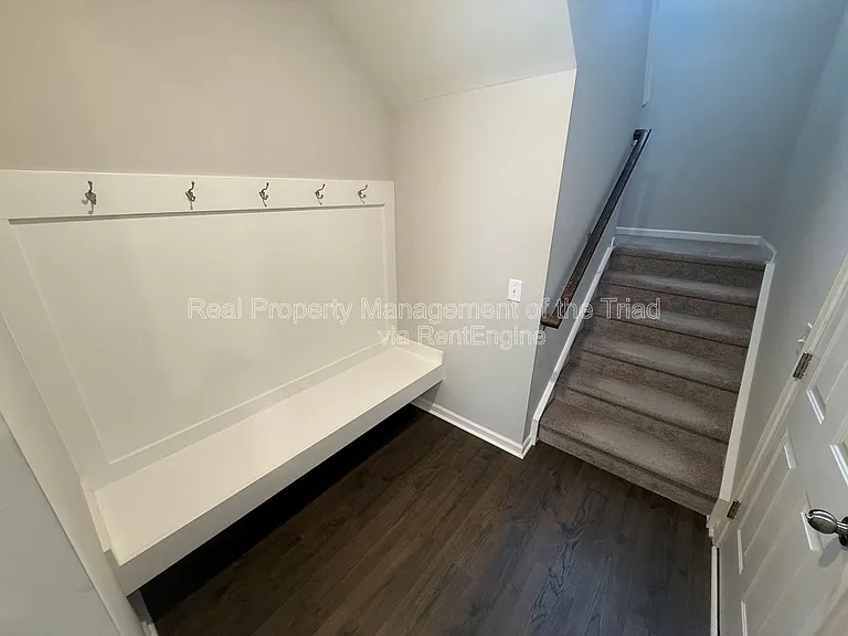 2457 Dukes Hollow Ct — Photo 1