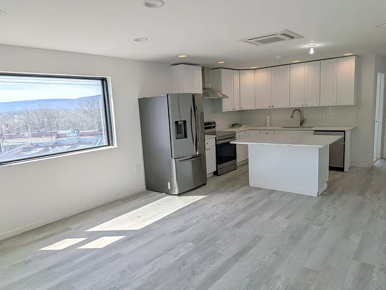 51 Main St #1 — Photo 21