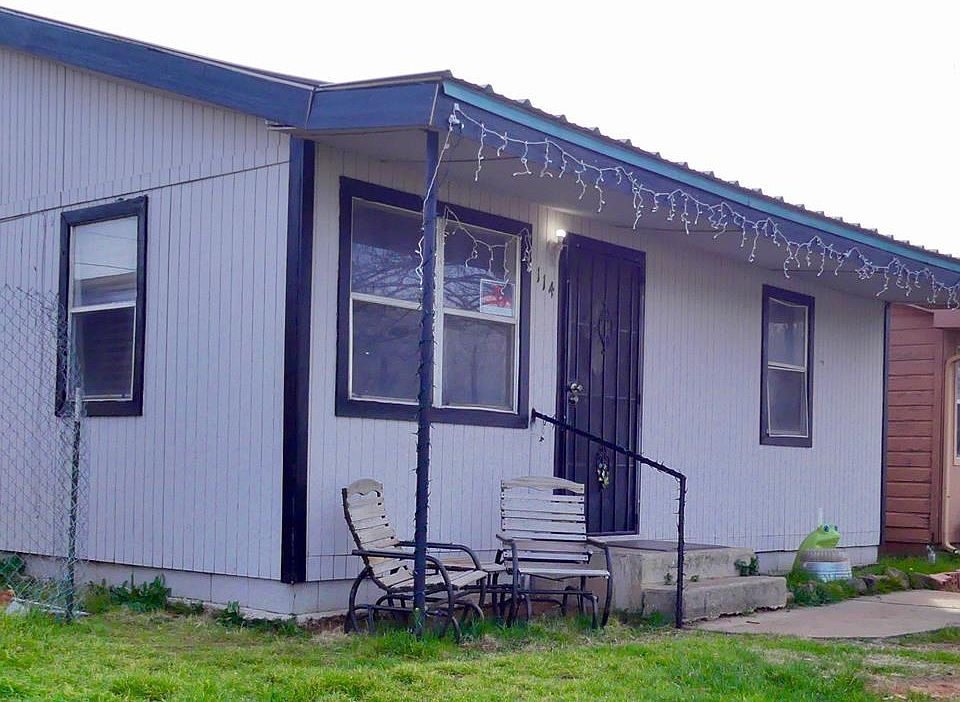 1st image of 114 NE Avenue G