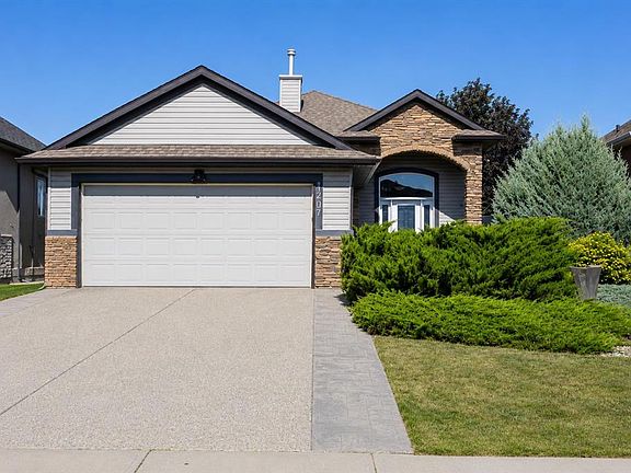 2nd image of 1207 E Westmount Dr