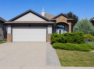 1207 E Westmount Dr, Strathmore, AB T1P1Y9