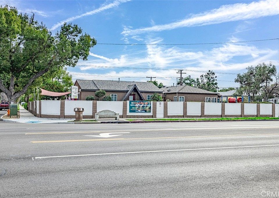 1st image of 4102 & 4104 W Victory Blvd