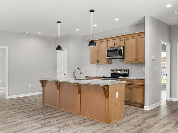 4th image of 84 White Oak Way