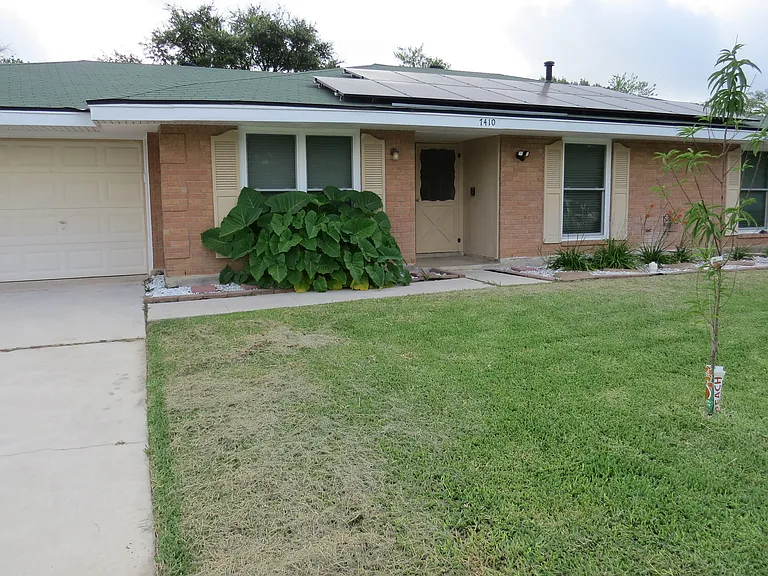 7410 Castle Crown — Photo 3