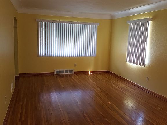 3rd image of 319 Lorraine Pl