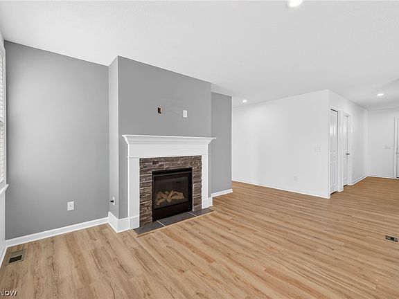 5th image of 5677 Burlington Dr