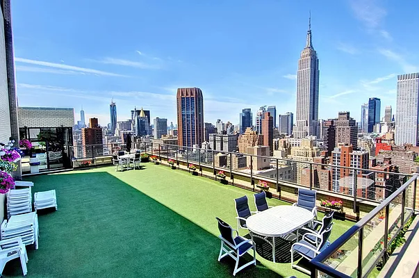 Sold by Halstead Real Estate | media 8