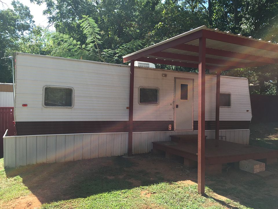 2nd image of 8851 Jennifer Dr
