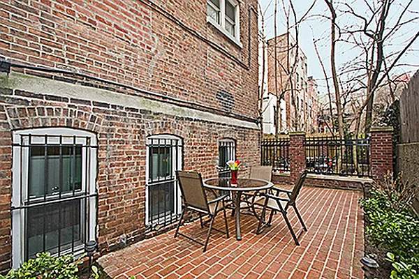 Sold by Fenwick Keats Real Estate | media 2