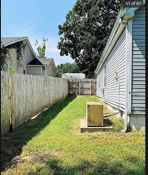 2419 S Greenwood Ave — Photo 40