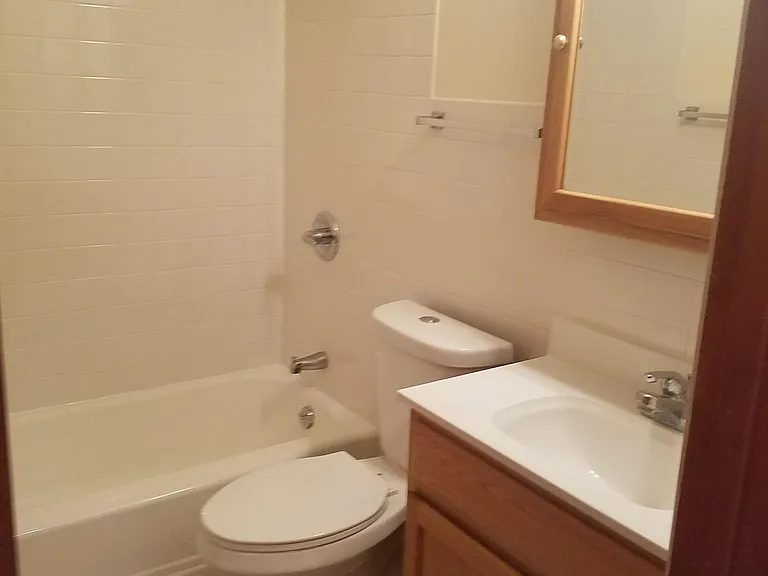4915 Gordon Ave — Photo 5