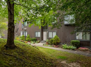 132 Stirling Ct #60, Kalamazoo, MI 49006