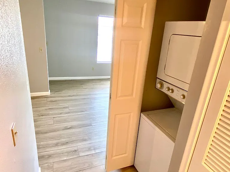 1402 E Guadalupe Rd #225 — Photo 7