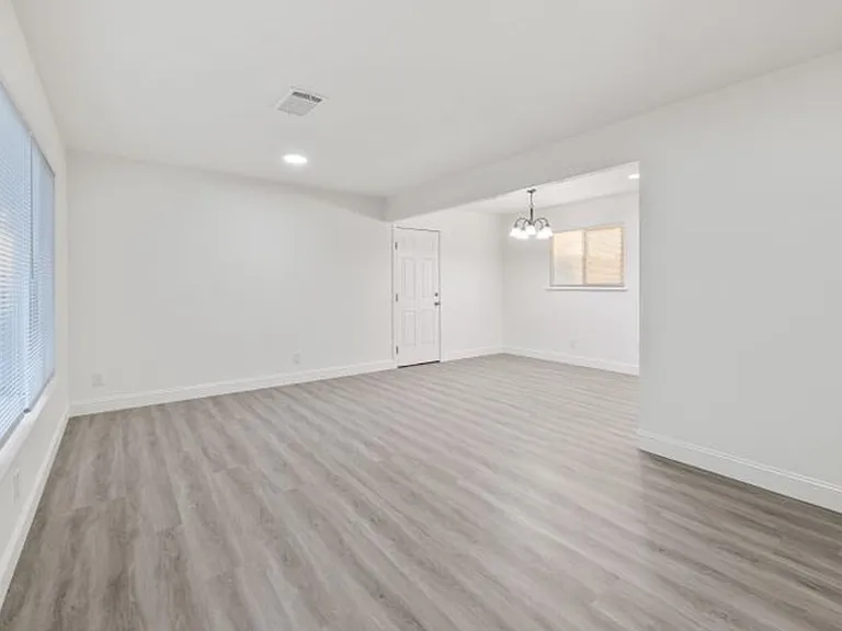 1406 W Roosevelt Ave — Photo 5