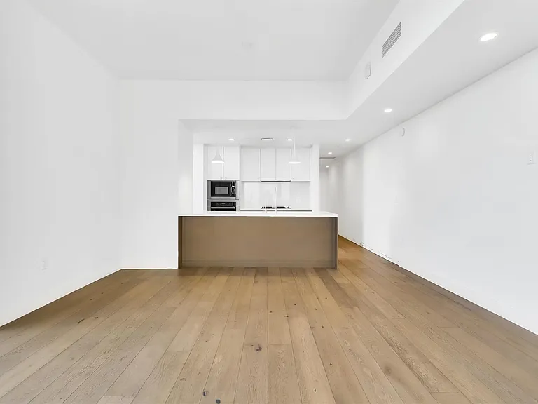 70 Rainey St #1607 — Photo 10
