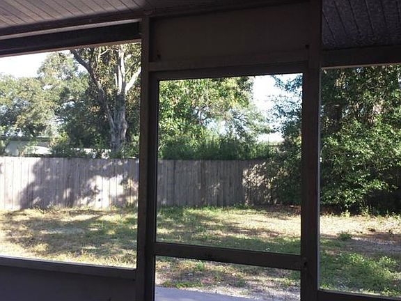 5th image of 1301 N Bumby Ave