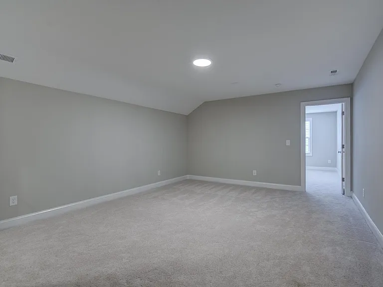 60 Kingsly Dr — Photo 36