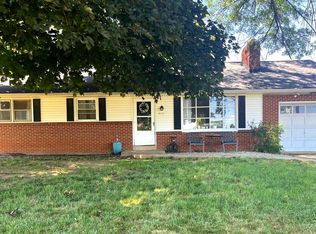 953 Ivy Dr, Lancaster, PA 17601