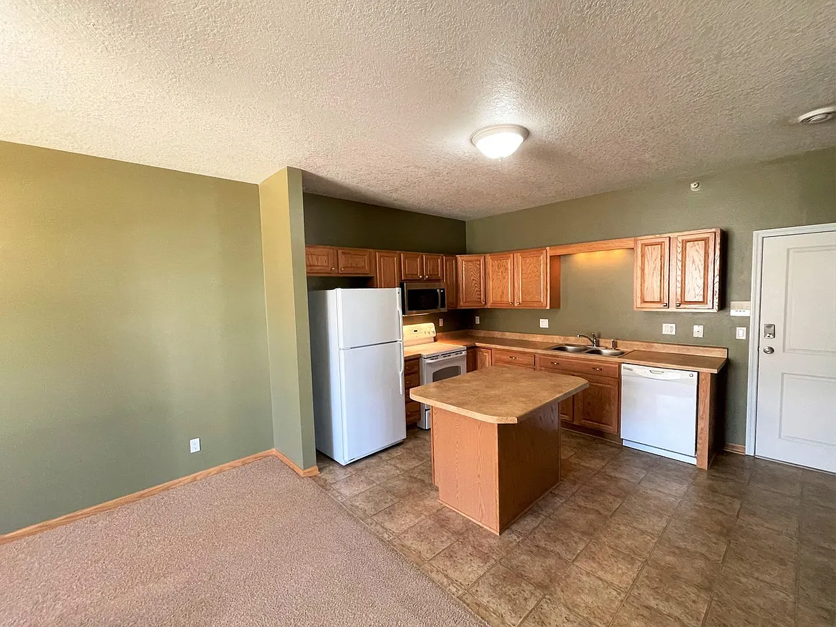 Building Photo - 4510 Twain Cir #202