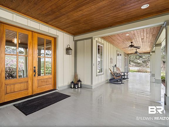 5th image of 16033 Adams Ln
