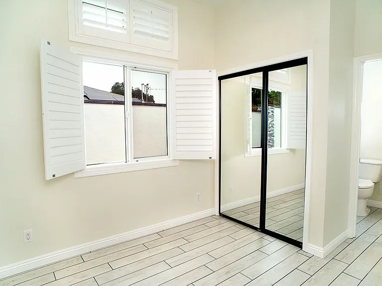 13310 Glenoaks Blvd — Photo 4