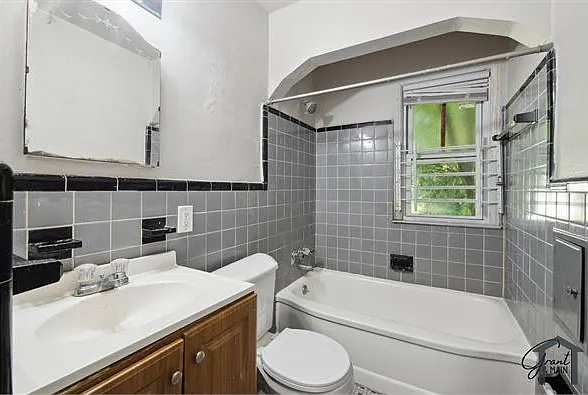 19401 Grandview St — Photo 11