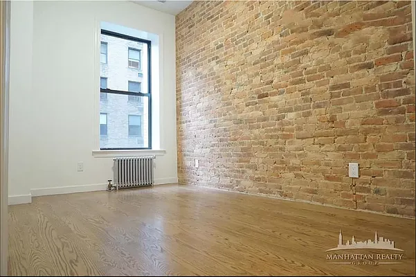 Rented by Manhattan Realty Group | media 15