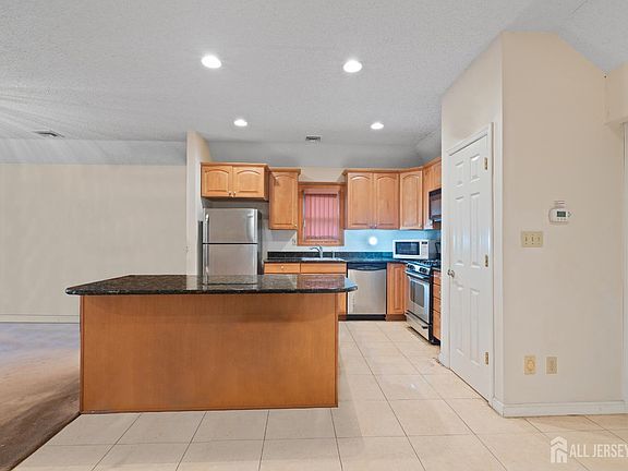 4th image of 274 Aldrich Rd