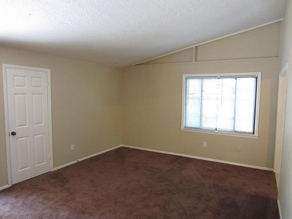4th image of 4804 Bridgedale Ave