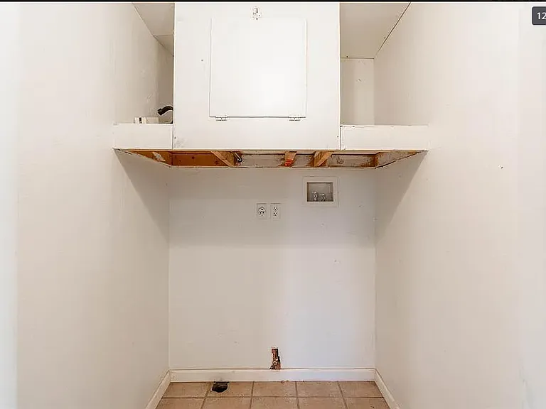 820 SW 31st St — Photo 7
