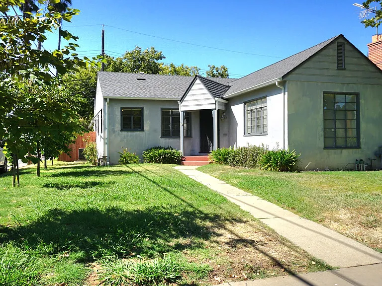3901 Downey Way — Photo 1