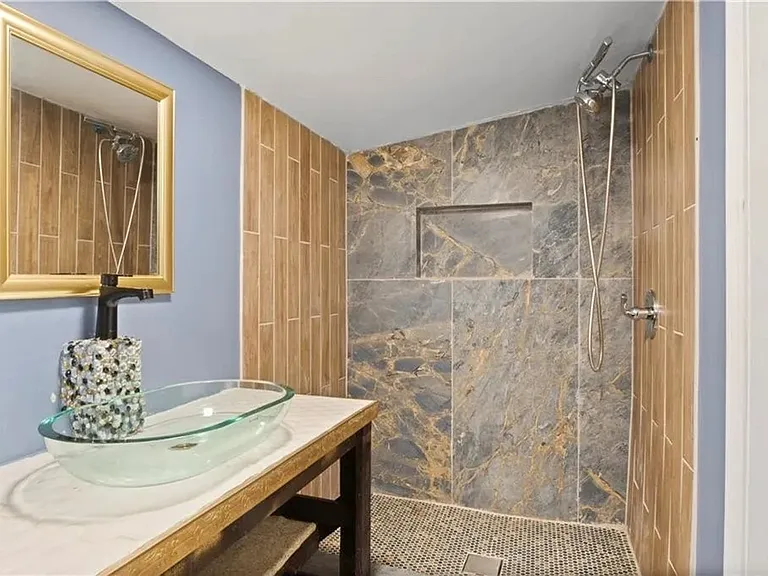 756 Patricia Dr — Photo 29