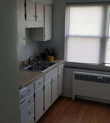 5th image of 302 W Vine St APT 3