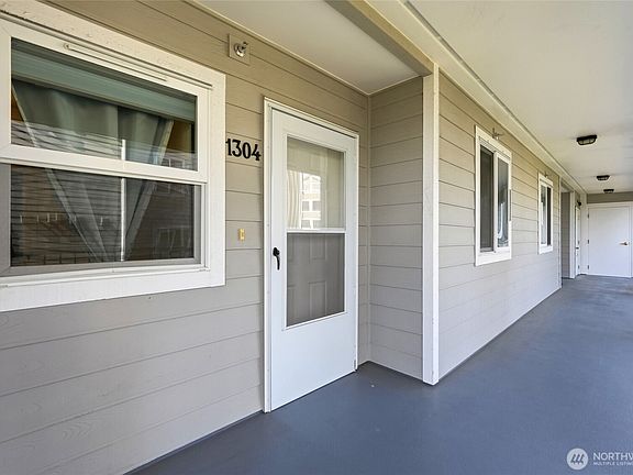 2nd image of 1318 37th Street #1304
