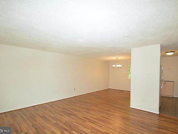 4th image of 8105 Brown Ct