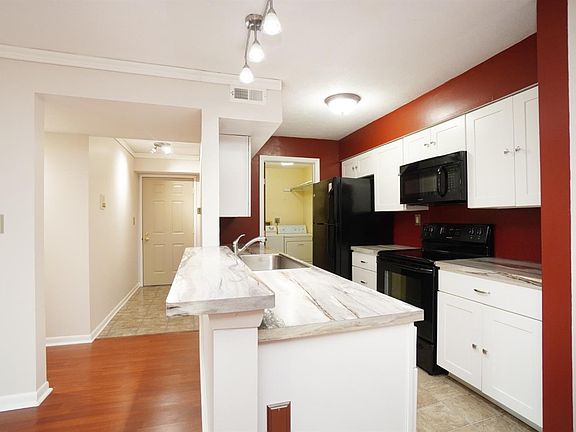3rd image of 1440 Hollow Run APT 6