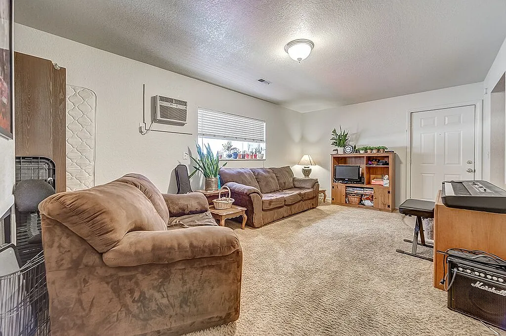 2 bed, 851 sqft, $459 — Photo 3