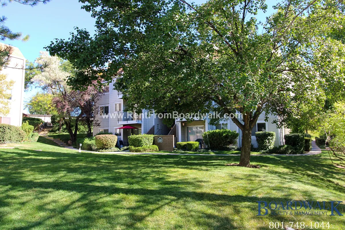 Building Photo - 1060 E Quail Park Dr #C