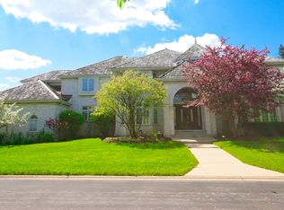 9284 Cascade Cir, Burr Ridge, IL 60527